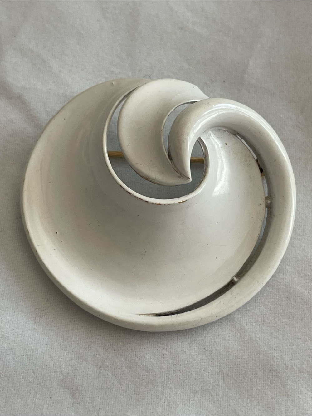 Vintage Crown Trifari White Enamel Swirl Brooch Mid-Century Modernist Signed